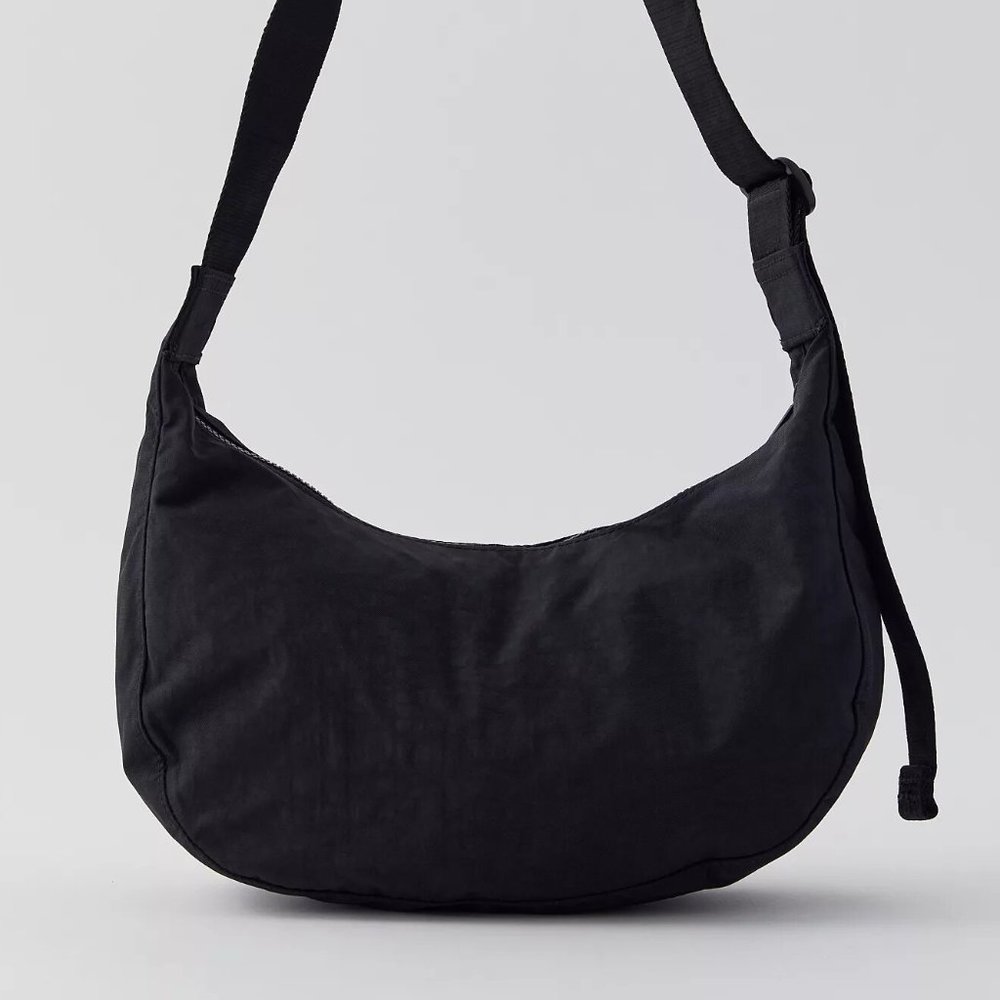 NWT Baggu Crescent Bag Medium - Embroidered Hearts - Picture 5 of 6